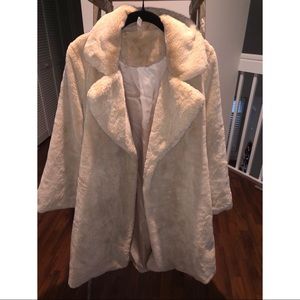 SUPER SOFT TEDDY COAT W BELL SLEEVES.